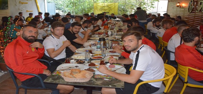 Aliağaspor FK, Taraftarı Futbolcusu ve Yöneticisi İle Şampiyonluğa Kenetlendi