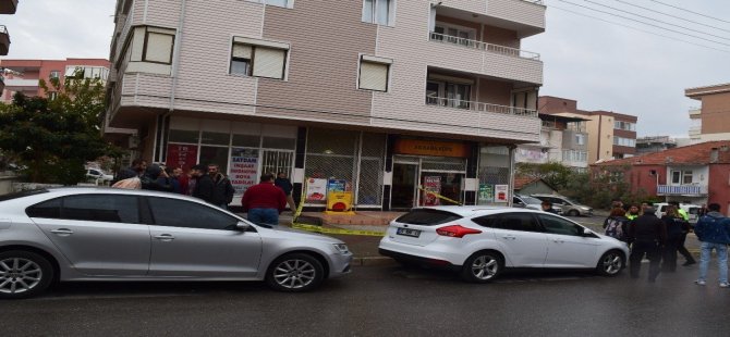 Aliağa'da Trafikte Yol Verme Kavgasında Silahlar Çekildi