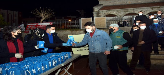 Aliağa Belediyesi’nden Kandil Simidi İkramı