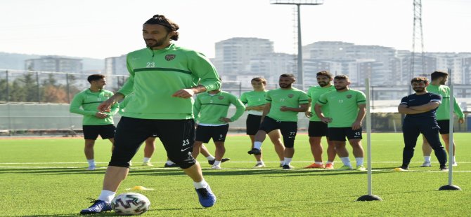 Aliağaspor FK, İzmirspor Deplasmanına Hazırlanıyor