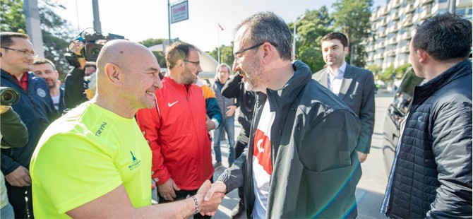 Maraton İzmir 100’üncü yıl onuruna koşuldu