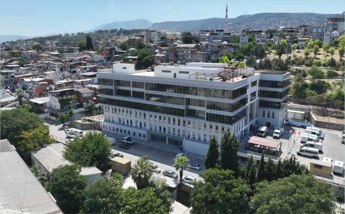 Büyükşehir yeni hizmet binasına kavuştu