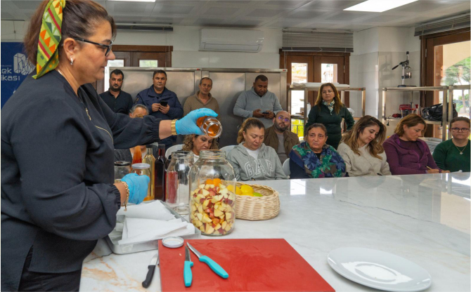 Meslek Fabrikası’nda sirke yapımının inceliklerini öğrendiler