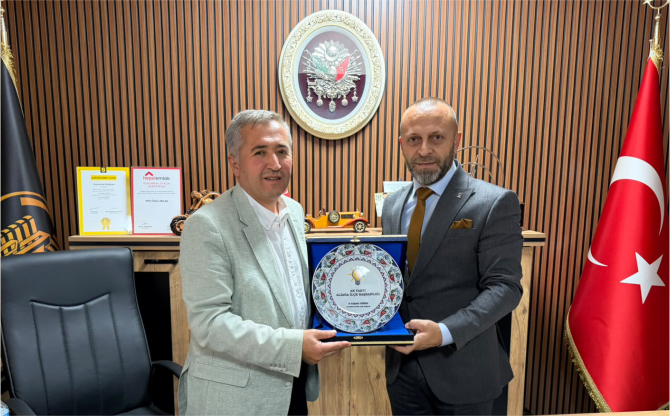 AK Parti Aliağa Teşkilatından İsa Önal’a Tebrik Ziyareti