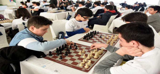 Aliağa’da Okullar Arası Satranç Turnuvası Düzenlendi