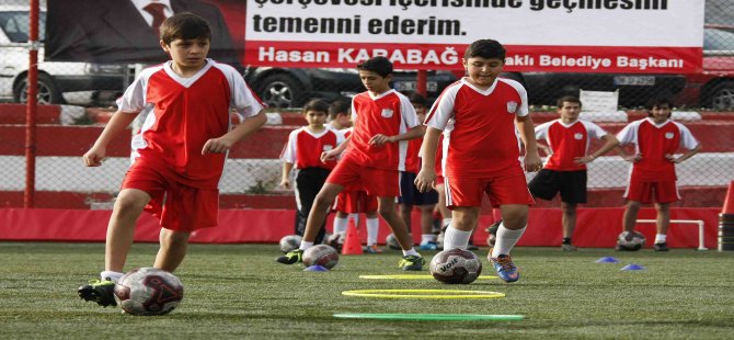 Bayraklı'da Geleceğin Futbolcuları Yetişiyor