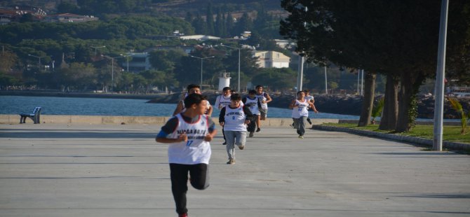 Aliağa’da Cumhuriyet Koşusu Düzenlendi