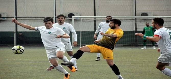 Aliağaspor FK Bornova 1881'i Farklı Geçti