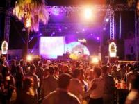 Yazın keyfi Çeşme Babylon'da