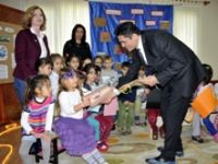 Başkan Acar'dan miniklere ziyaret 