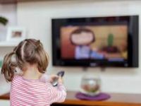 Çocuğunuza Yemek Yedirirken Televizyonu Açmayın