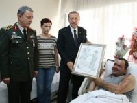 Cumhurbaşkanı Erdoğan, Binbaşı Tetik'i Ziyaret Etti