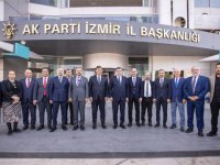 Başkan Tugay AK Parti İl Başkanlığı ziyaretinde iş birliği mesajı verdi