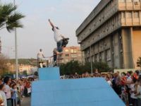 Patenciler Parmak Isırttı