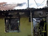 Yangın Aileyi Evsiz Bıraktı