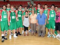 İzmirde Basketbol Turnuvası