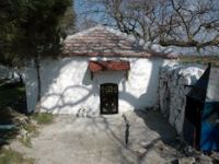 Yalınayak Dede Türbesi Açıldı 