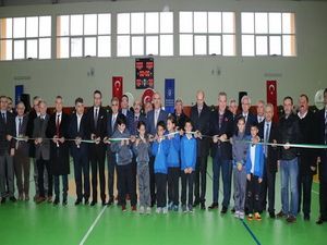Büyükşehir’den Bir Spor Salonu da Rotary İlkokulu’na