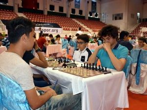 Aliağa Belediyesi 21. Geleneksel Satranç Turnuvası Başladı